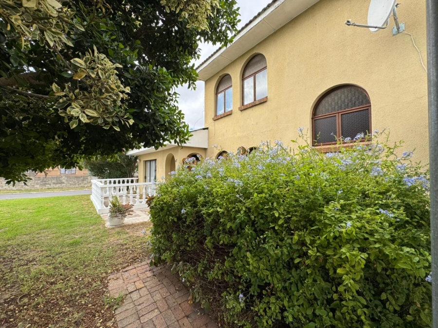 3 Bedroom Property for Sale in Park Village Western Cape